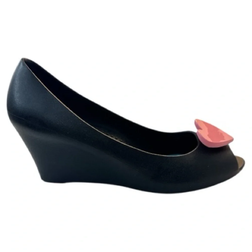 OKA b. Landon Black Wedge Peep Toe Hearts Size 10